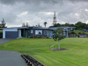 Moko Hiwi Escape - Kotare Suite, Ruakaka